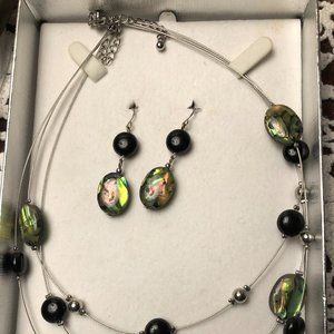 Beautiful necklace with matching earrings